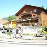 Alpina فندق